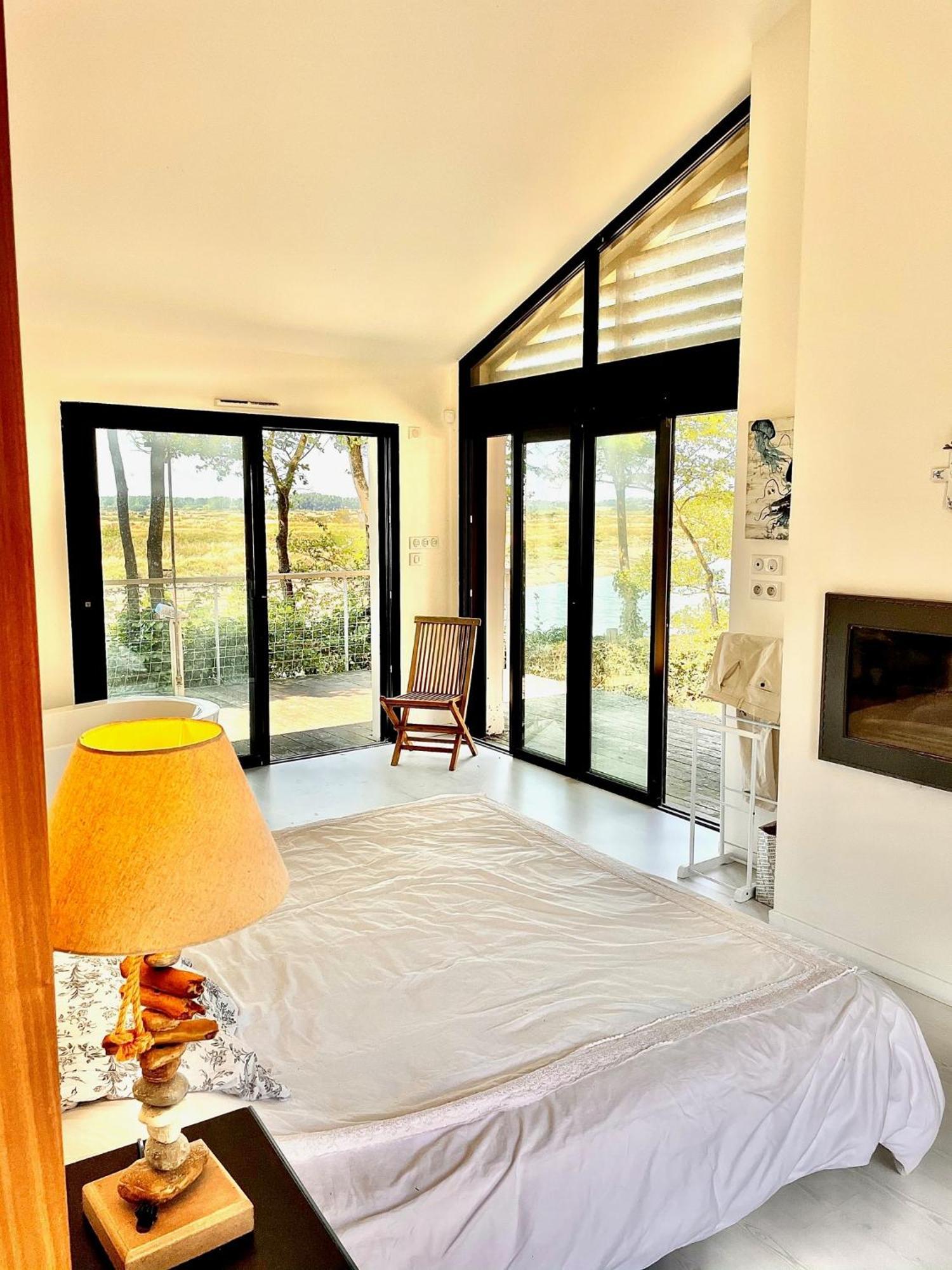 Maison En Bord De Riviere De Mer Le Fenouiller Extérieur photo